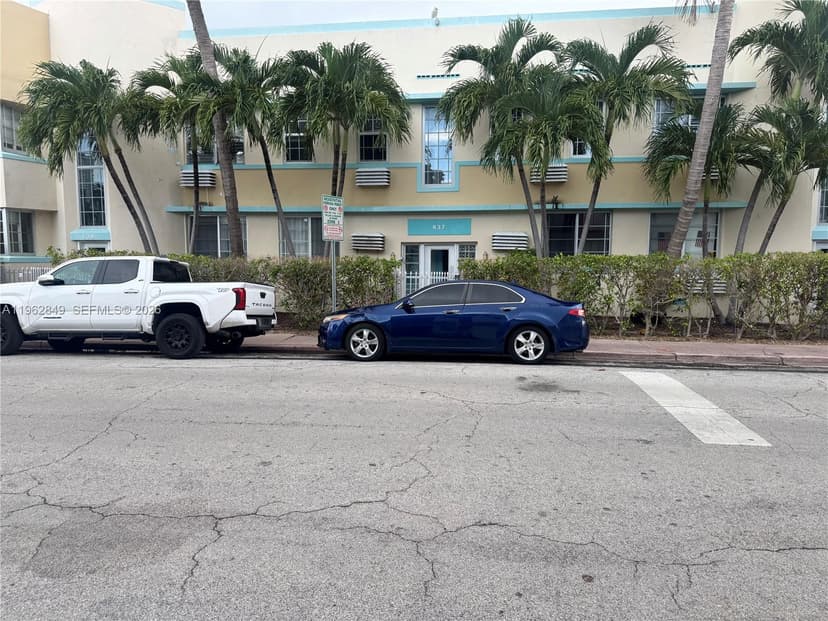 637 12th St # 6, Miami Beach FL 33139