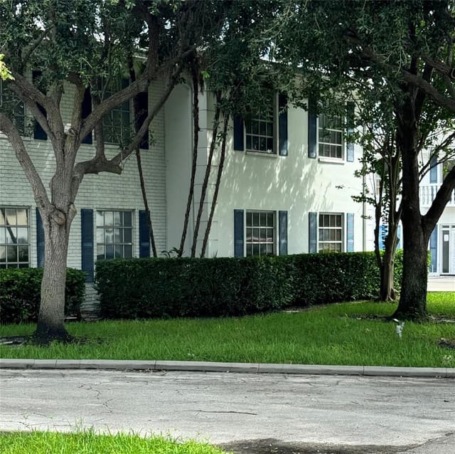 2171 NE 66th Street # 801, Fort Lauderdale FL 33308 - Fort Lauderdale, FL - Photo 2