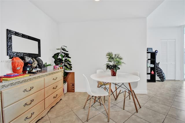300 S Biscayne Blvd # 1405, Miami FL 33131 - Miami, FL - Photo 5