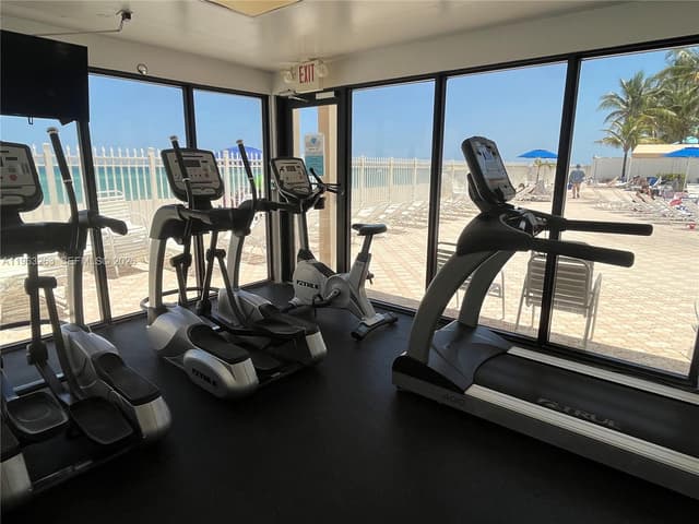 3505 S Ocean Dr # 502, Hollywood FL 33019 - Hollywood, FL - Photo 3
