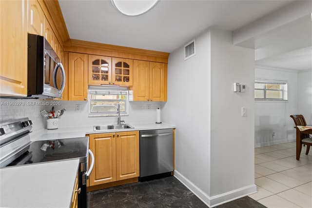 691 S Hollybrook Dr # 105, Pembroke Pines FL 33025 - Pembroke Pines, FL - Photo 6
