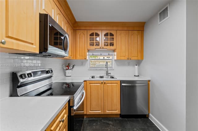 691 S Hollybrook Dr # 105, Pembroke Pines FL 33025 - Pembroke Pines, FL - Photo 3