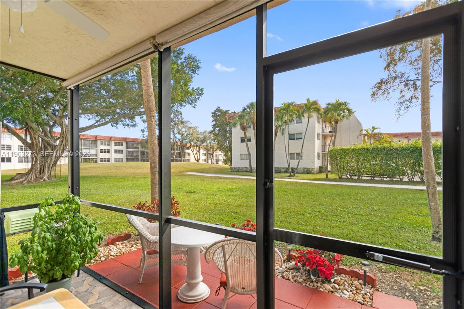 691 S Hollybrook Dr # 105, Pembroke Pines FL 33025 - Pembroke Pines, FL - Photo 1