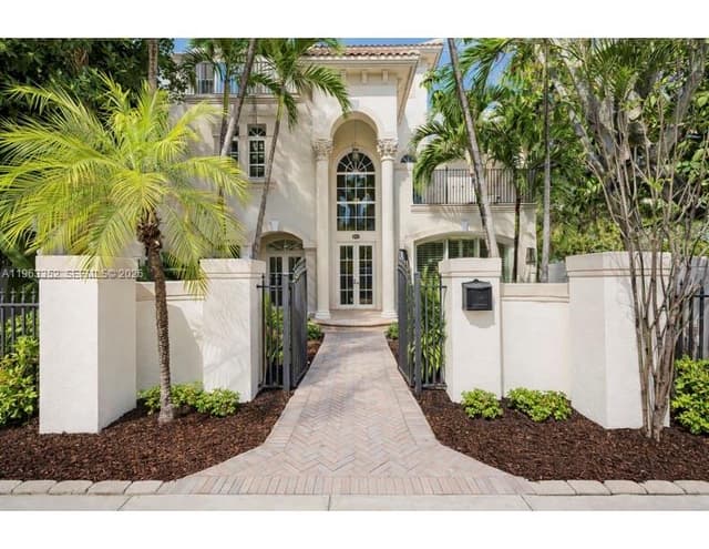827 SE 2nd Ct, Fort Lauderdale FL 33301 - Fort Lauderdale, FL - Photo 2