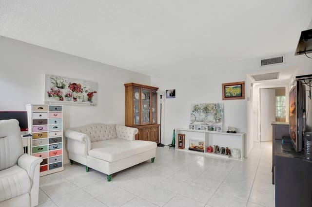4076 Newport Q # 4076, Deerfield Beach FL 33442 - Deerfield Beach, FL - Photo 5