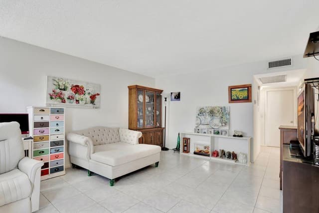 4076 Newport Q # 4076, Deerfield Beach FL 33442 - Deerfield Beach, FL - Photo 4