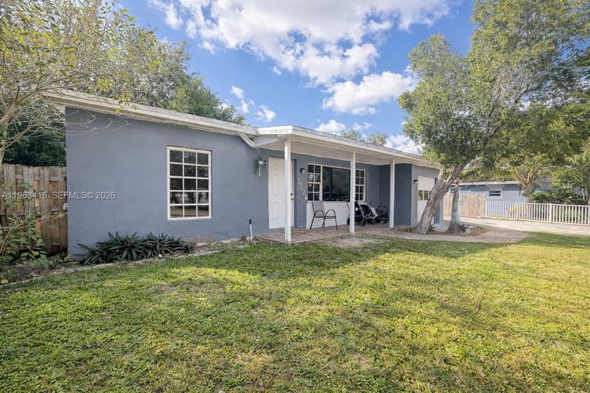 5724 Mckinley St, Hollywood FL 33021