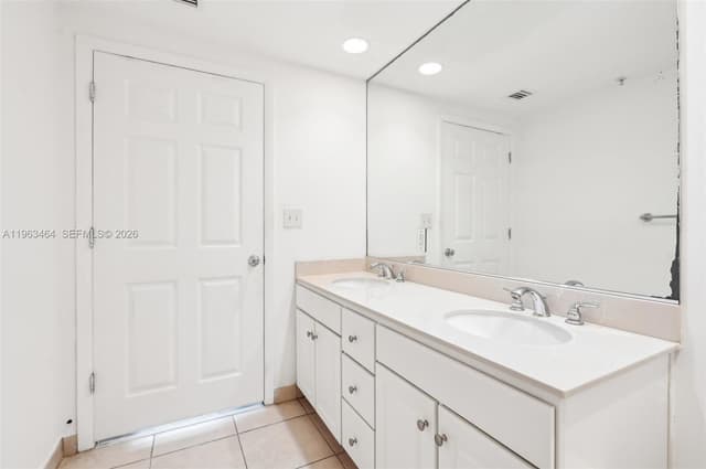 2000 N Bayshore Dr # 304, Miami FL 33137 - Miami, FL - Photo 5