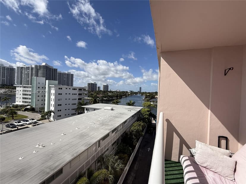 3161 S Ocean Dr # 608, Hallandale Beach FL 33009