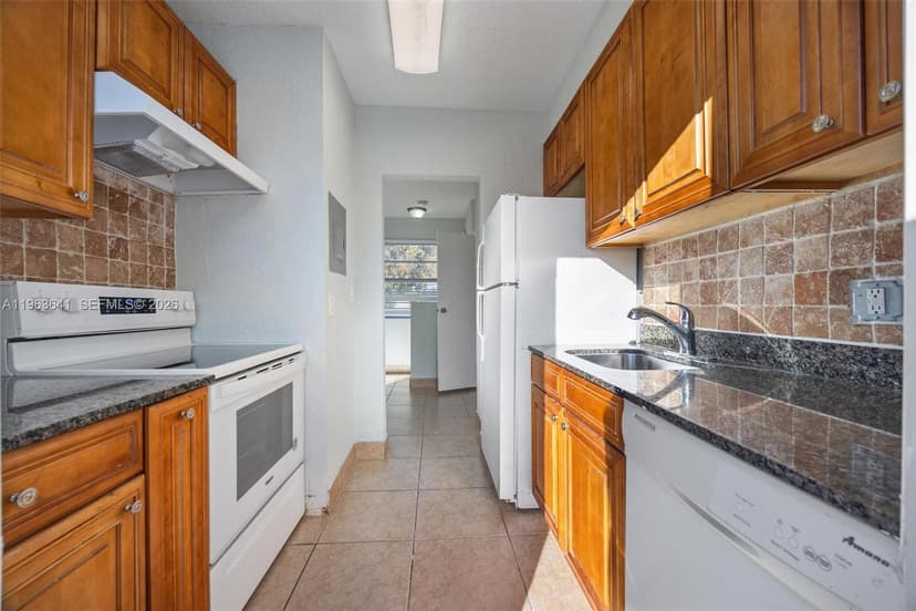 2525 N 23rd Ave, Hollywood FL 33020