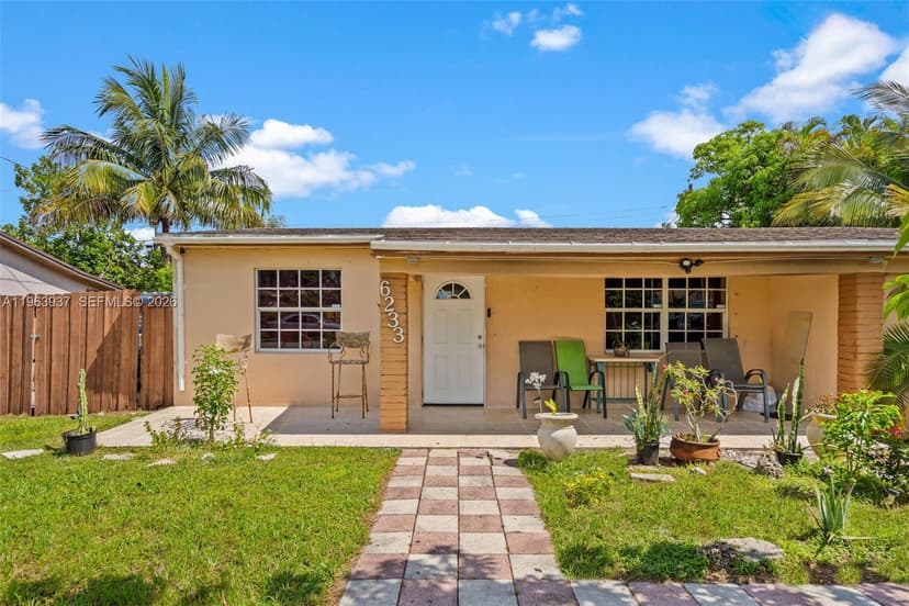 6233 Rodman St, Hollywood FL 33023
