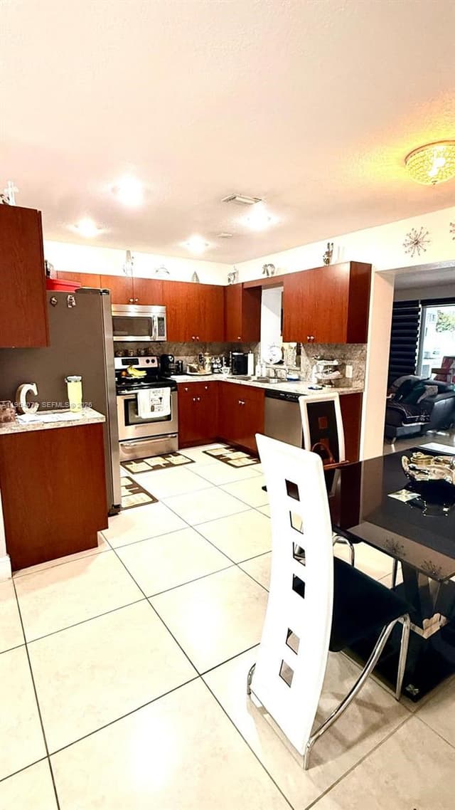 2800 NW 173rd Ter, Miami Gardens FL 33056 - Miami Gardens, FL - Photo 5