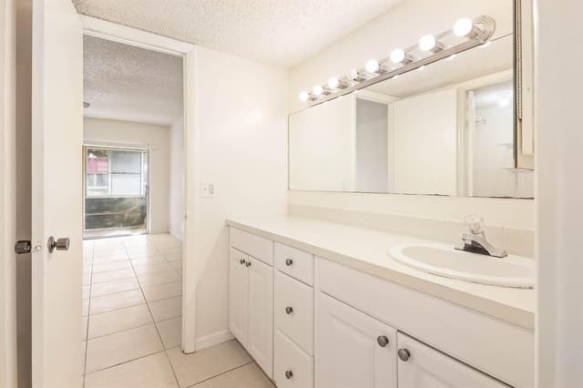 12013 Greenway Cir S # 110, Royal Palm Beach FL 33411 - Royal Palm Beach, FL - Photo 5