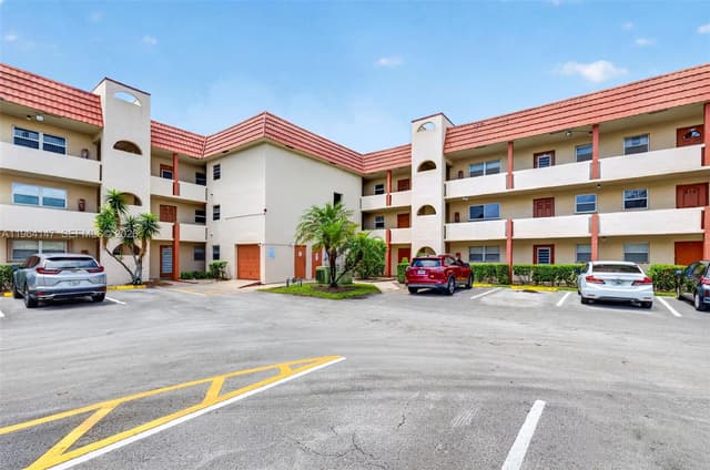 8040 N Sunrise Lakes Dr # 108, Sunrise FL 33322 - Sunrise, FL - Photo 2