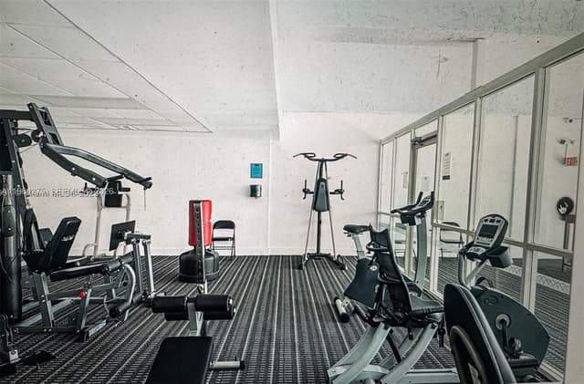 496 NW 165th St Rd # 614, Miami FL 33169 - Miami, FL - Photo 2