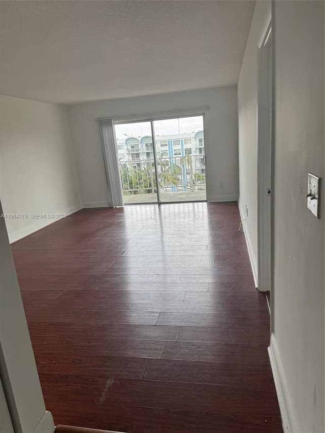 496 NW 165th St Rd # 614, Miami FL 33169 - Miami, FL - Photo 3