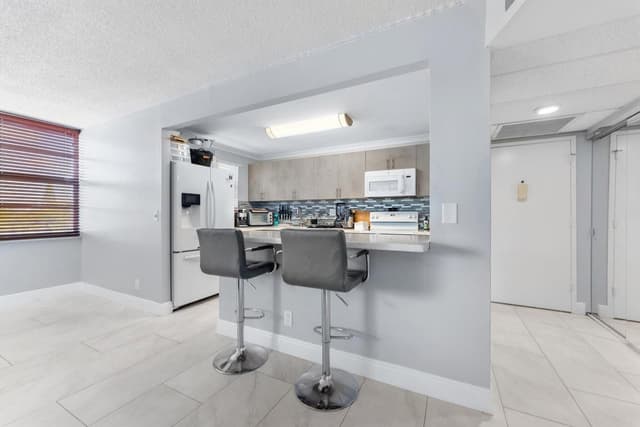 2751 Taft Street # 403, Hollywood FL 33020 - Hollywood, FL - Photo 4