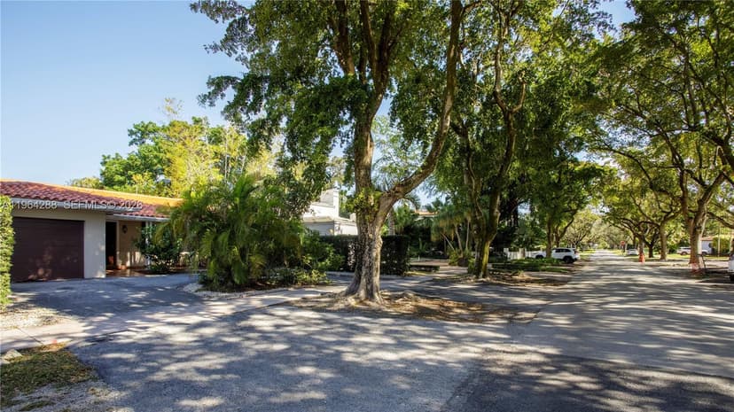 927 Catalonia Ave, Coral Gables FL 33134