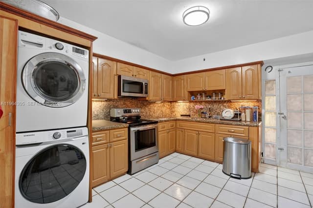 1110 NE 204th Ter, Miami FL 33179 - Miami, FL - Photo 6