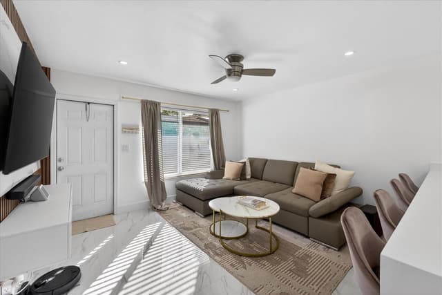 883 NE 33rd Street, Oakland Park FL 33334 - Oakland Park, FL - Photo 3