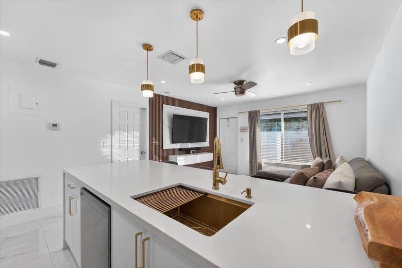 883 NE 33rd Street, Oakland Park FL 33334