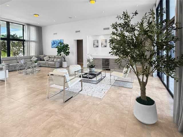 16640 Sunset Way, Weston FL 33326 - Weston, FL - Photo 4