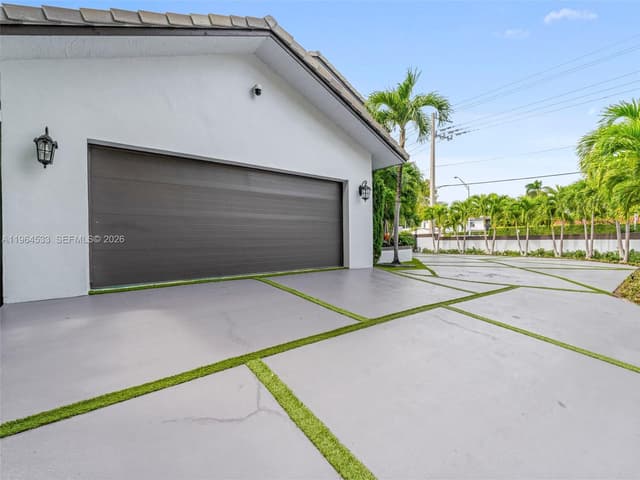 6180 Pine Tree Dr, Miami Beach FL 33140 - Miami Beach, FL - Photo 6