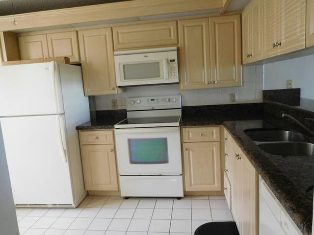 2461 Village Boulevard # 102, West Palm Beach FL 33409 - West Palm Beach, FL - Photo 2
