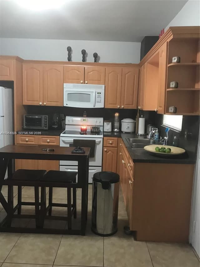 1960 Marseille Dr # 305, Miami Beach FL 33141 - Miami Beach, FL - Photo 7