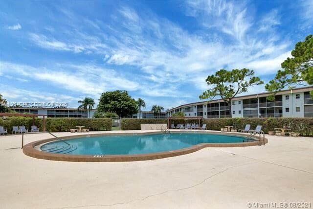 3000 Springdale Blvd # V207, Palm Springs FL 33461
