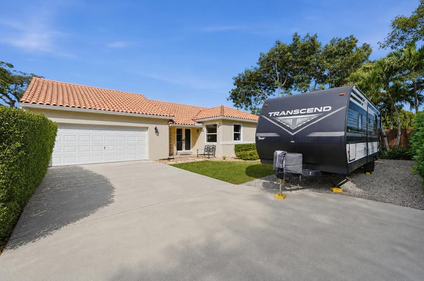16921 SW 92nd Court, Palmetto Bay FL 33157