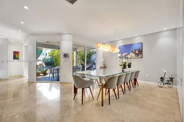 1662 Diplomat Dr, Miami FL 33179 - Miami, FL - Photo 2