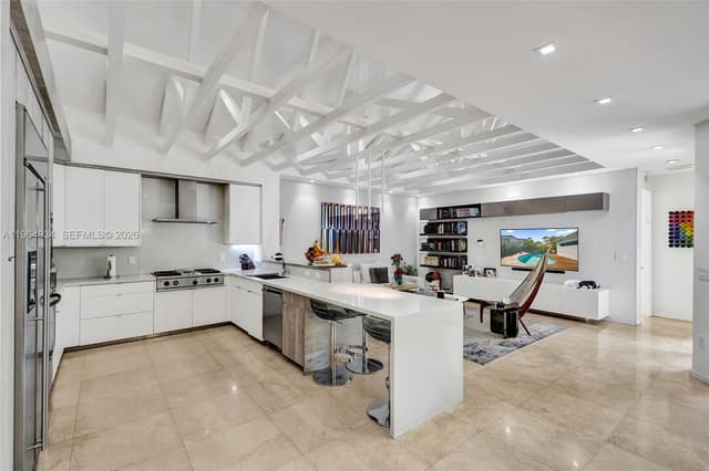 1662 Diplomat Dr, Miami FL 33179 - Miami, FL - Photo 3