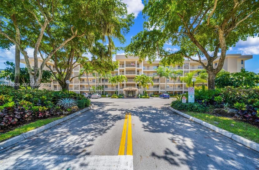 4030 W Palm Aire Dr # 104, Pompano Beach FL 33069