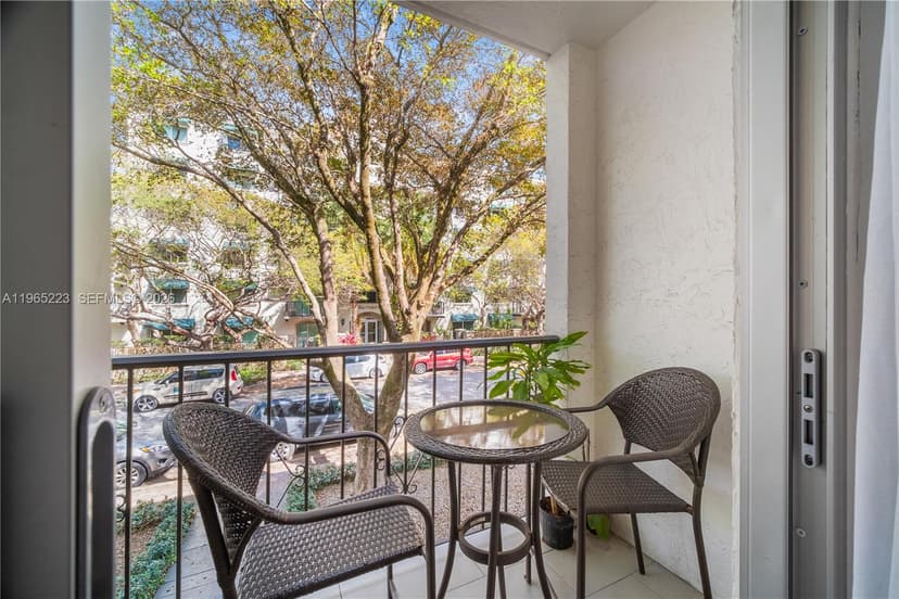 338 Majorca Ave # 205, Coral Gables FL 33134
