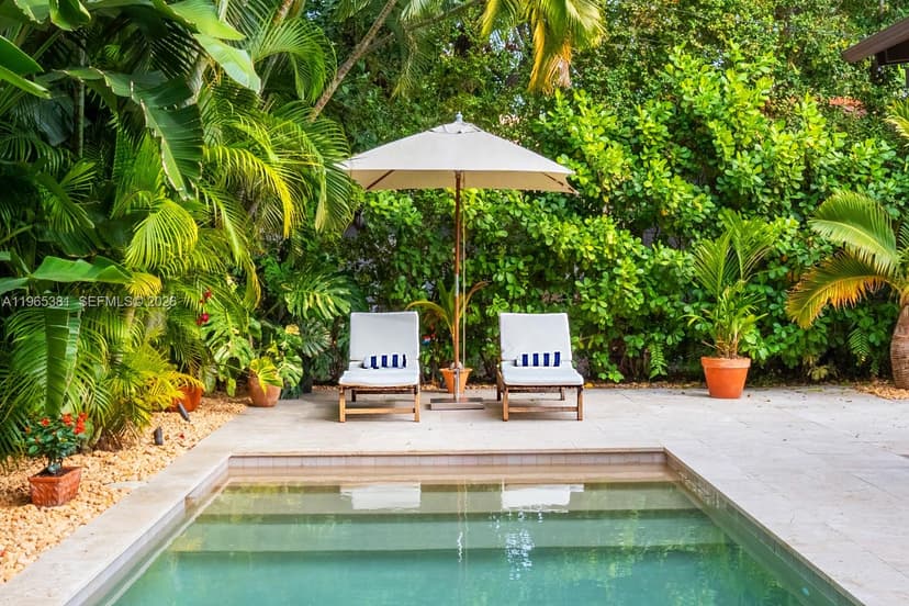 1737 SW 10th St, Miami FL 33135