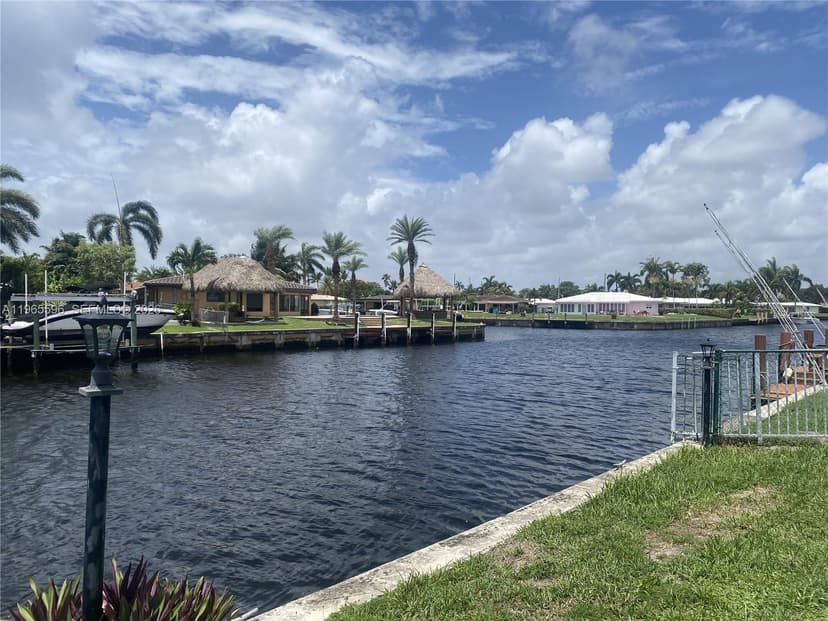 840 Pine Dr # 204, Pompano Beach FL 33060