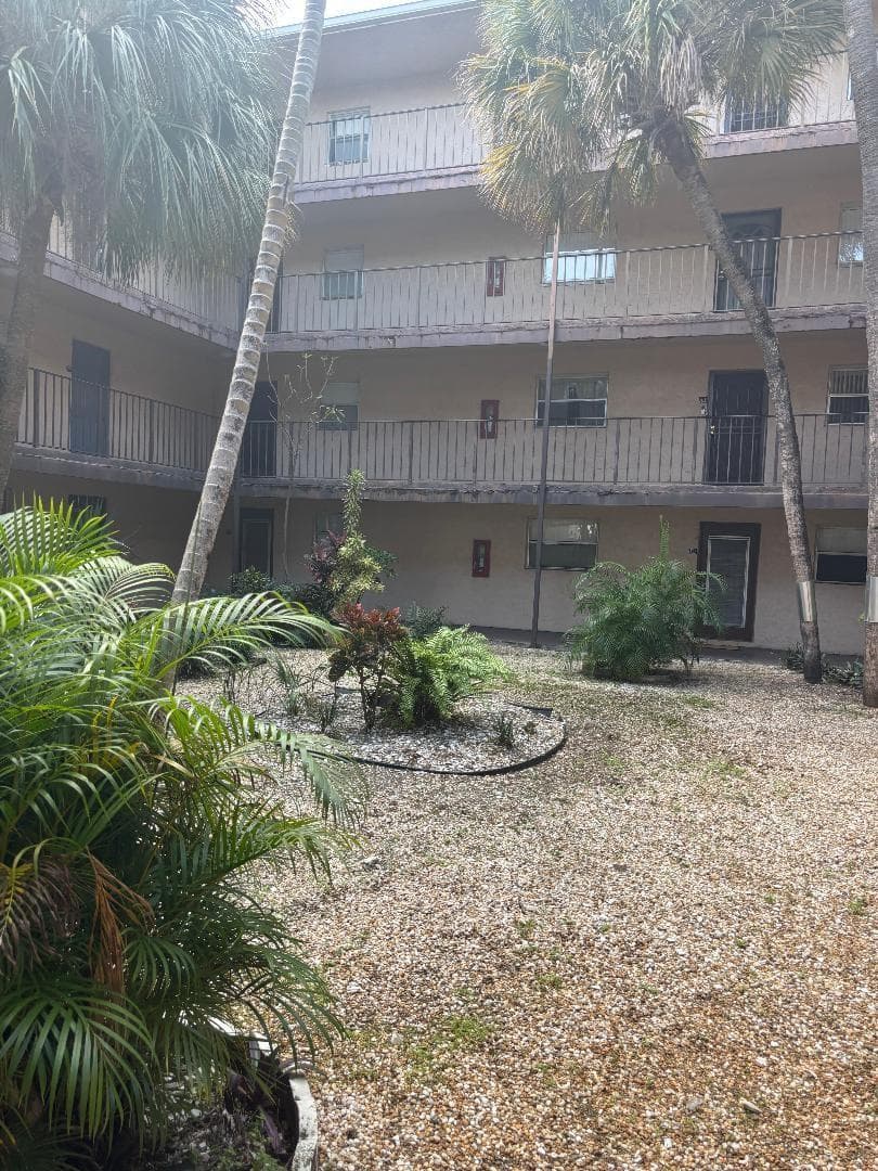 2840 Somerset Drive # 206, Lauderdale Lakes FL 33311 - Lauderdale Lakes, FL - Photo 1
