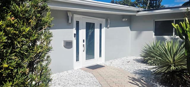 3044 NE 15th Terrace, Oakland Park FL 33334 - Oakland Park, FL - Photo 2