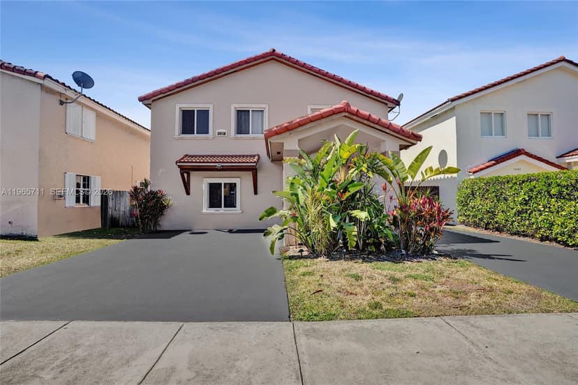 15502 SW 137th Pl, Miami FL 33177