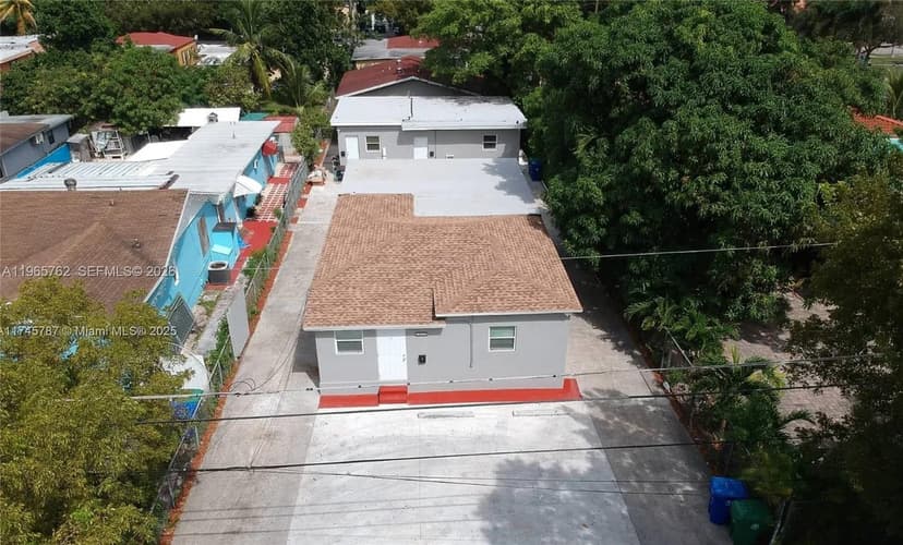 2425 NW 28th St, Miami FL 33142