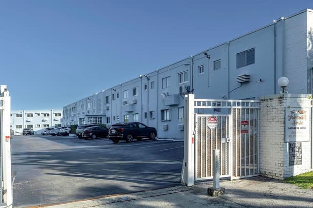 2700 NE 135th Street # 31, North Miami FL 33181 - North Miami, FL - Photo 3