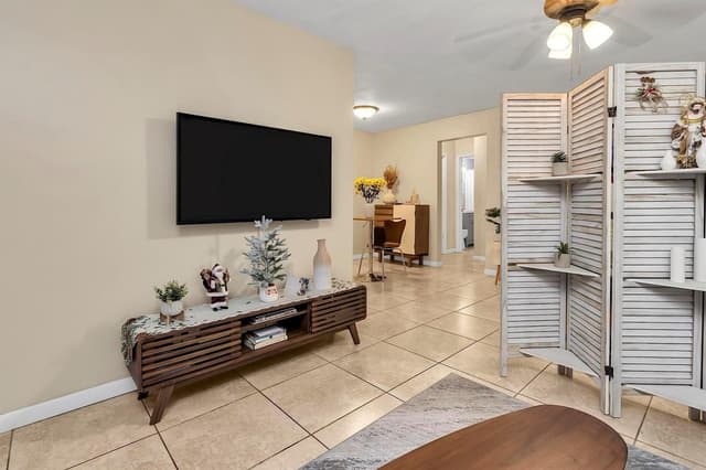 2700 NE 135th Street # 31, North Miami FL 33181 - North Miami, FL - Photo 4