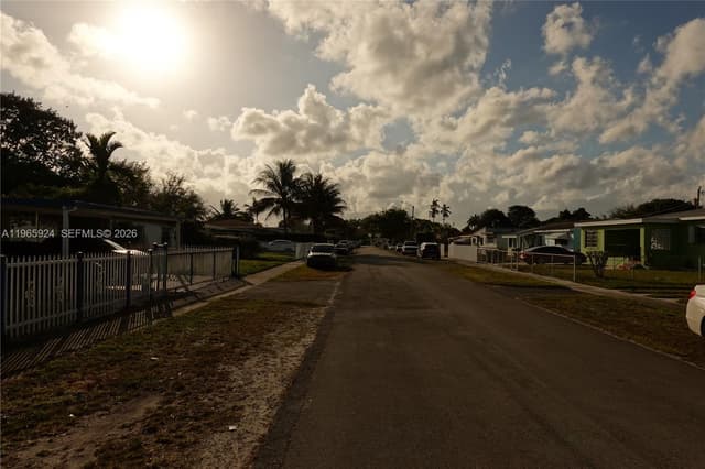 810 NW 84th Ter, Miami FL 33150 - Miami, FL - Photo 5