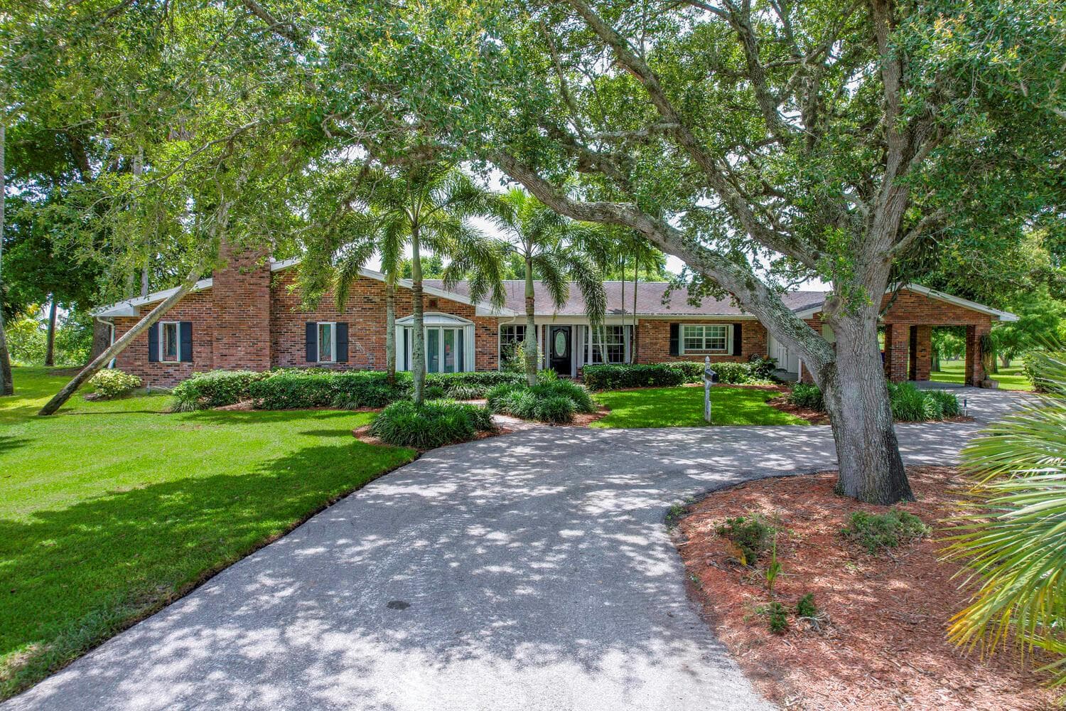 13348 Us Highway 441, Canal Point FL 33438