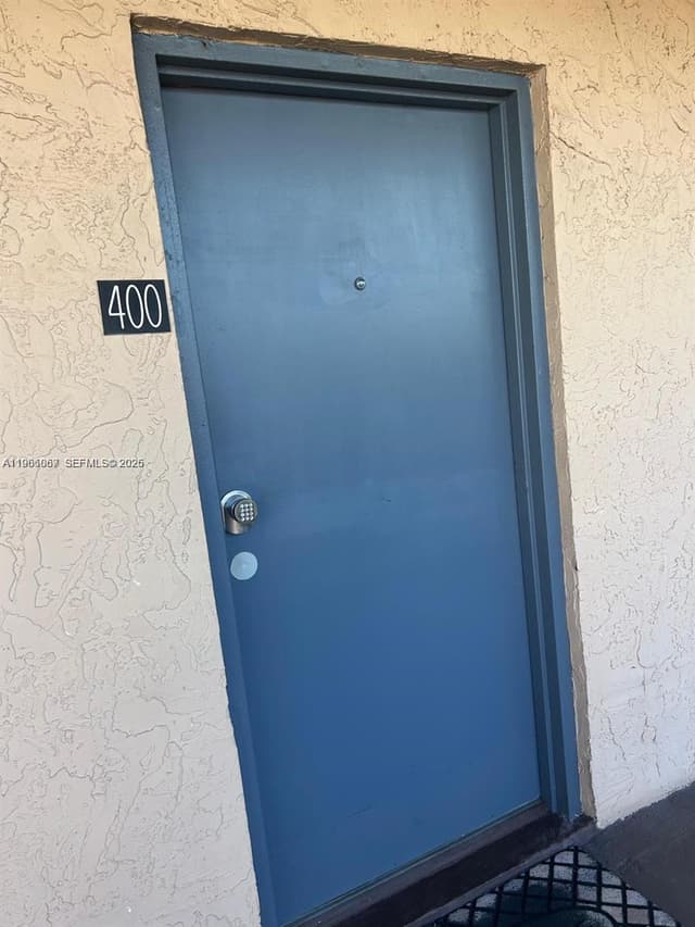 2840 Somerset Dr # 400M, Lauderdale Lakes FL 33311 - Lauderdale Lakes, FL - Photo 2