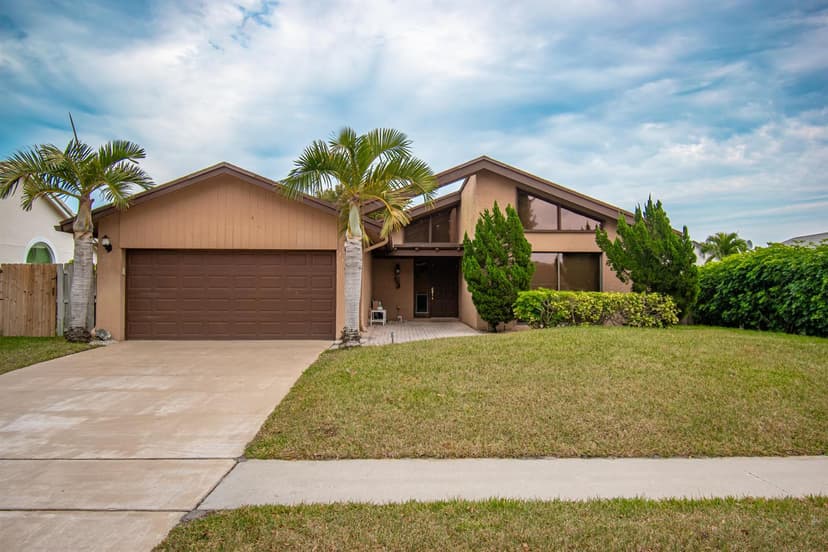 21566 Arbor Way, Boca Raton FL 33433