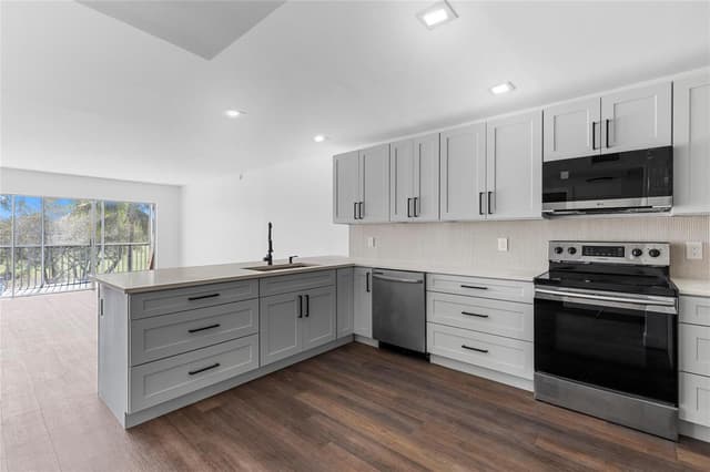 2800 N Palm Aire Drive # 310, Pompano Beach FL 33069 - Pompano Beach, FL - Photo 4