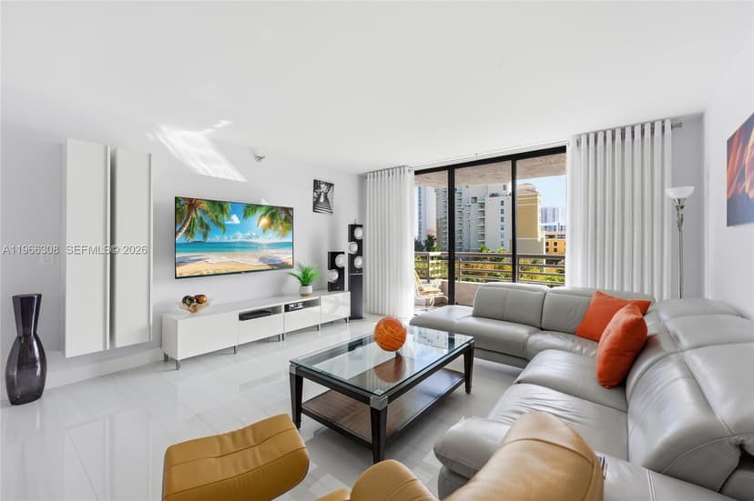 3300 NE 191st St # 714, Aventura FL 33180