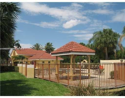 7610 Westwood Dr # 120, Tamarac FL 33321 - Tamarac, FL - Photo 5